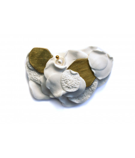 “Expression” white brass brooch