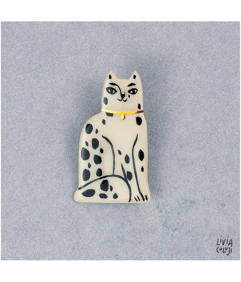 Broşă tip pin, din ceramică, cu pisică